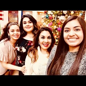 Meet your Posher, Laura